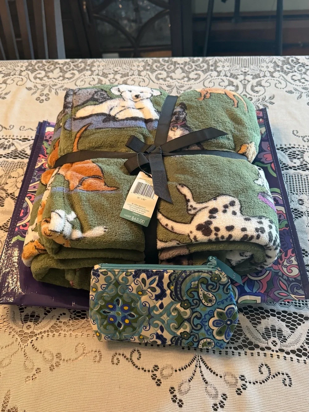 Vera Bradley Plush Green Dog Pattern Throw Blanket, pouch, plastic tote bag NWT